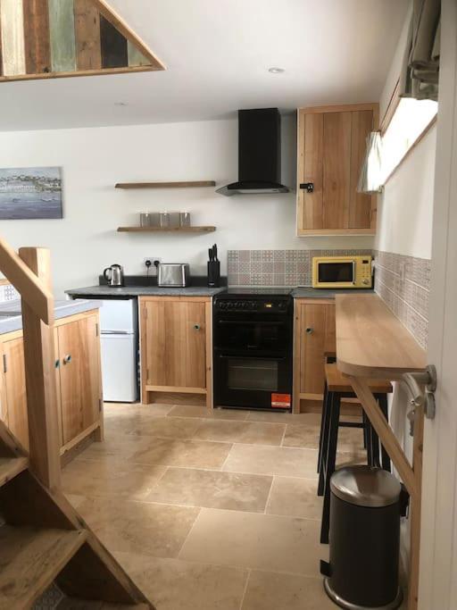 Cosy Rustic Annex In Quiet Cornwall Village Saint Wenn Eksteriør billede